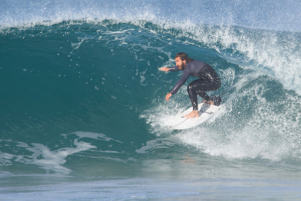 rodrigo peniche surfin with van der waal